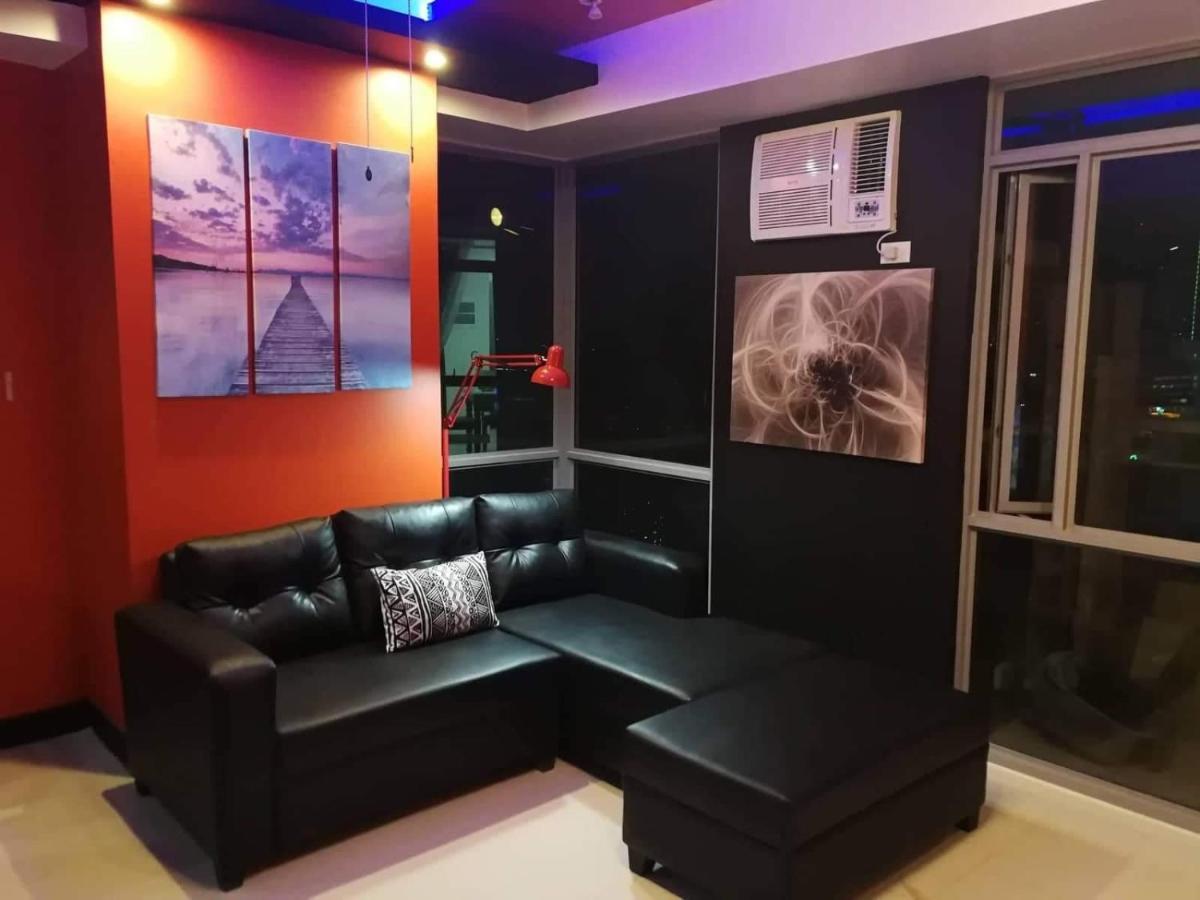 Cubao Manhattan Heights Unit 11Pq Tower B, 1Br 奎松市 外观 照片
